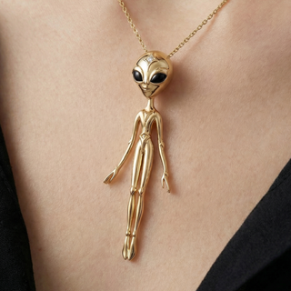 Pendentif en or vermeil 18 carats serti de diamants–C'est une extraterrestre